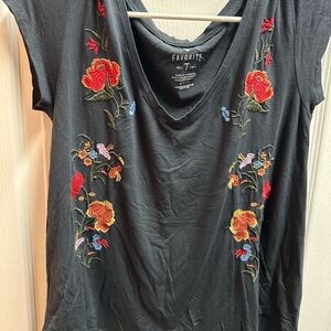 American Eagle Women's Black Embroidered Top size S/ NWOT 945